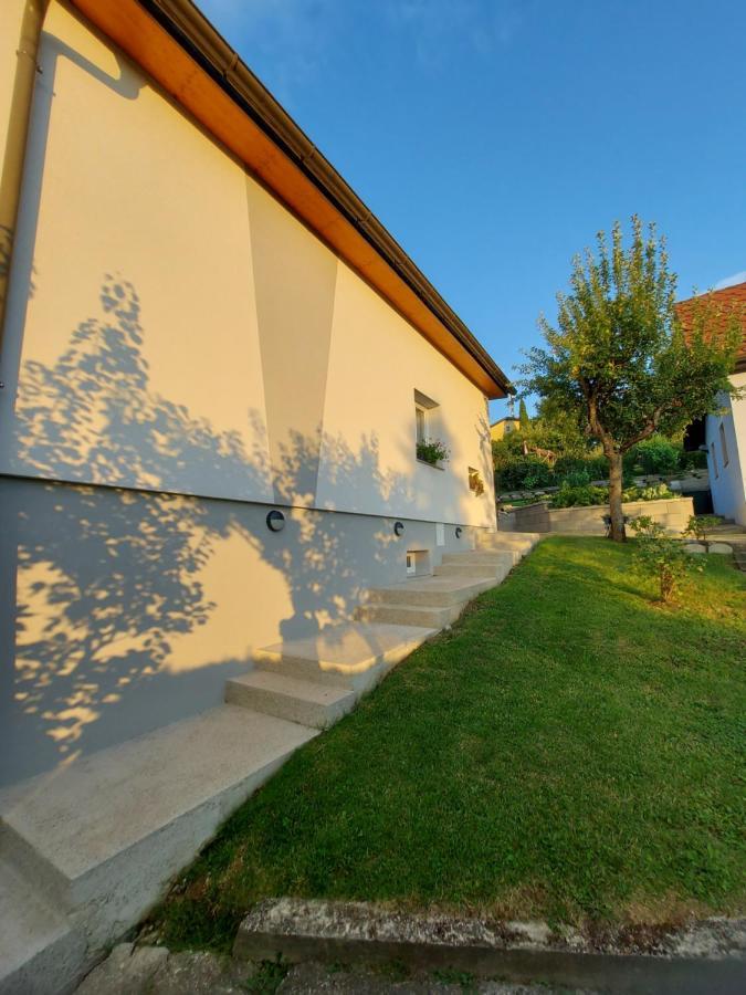 Privatzimmer Roland Hutten Exterior photo