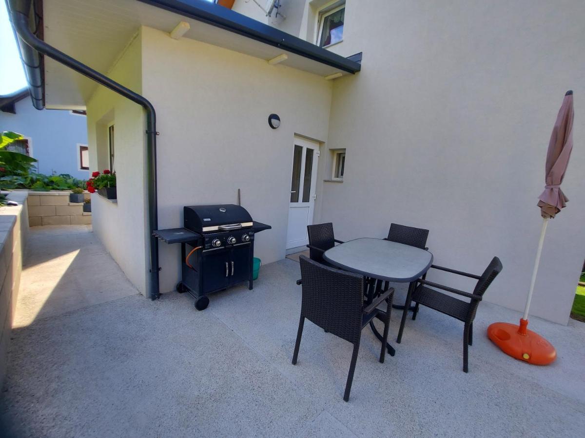 Privatzimmer Roland Hutten Exterior photo